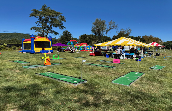9 Holes Mini Golf